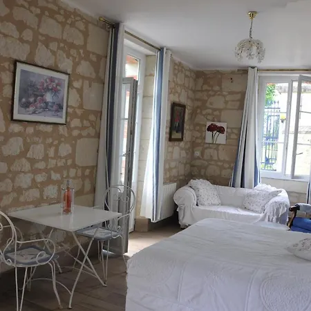 Petite Maison Des Roses - 2 Personnes * Brain-sur-Allonnes