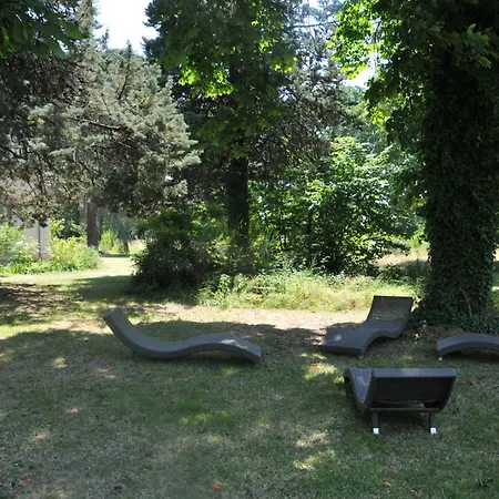 Petite Maison Des Roses - 2 Personnes